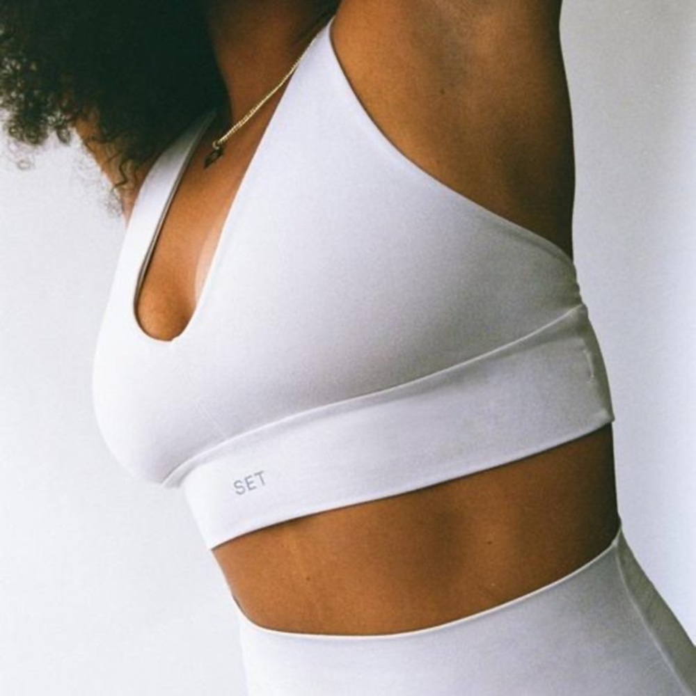 Set Active LUXFORM Racer V Bra and Leggings in Pearl